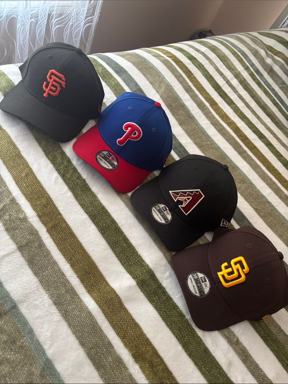 Bundle of mlb baseball hats